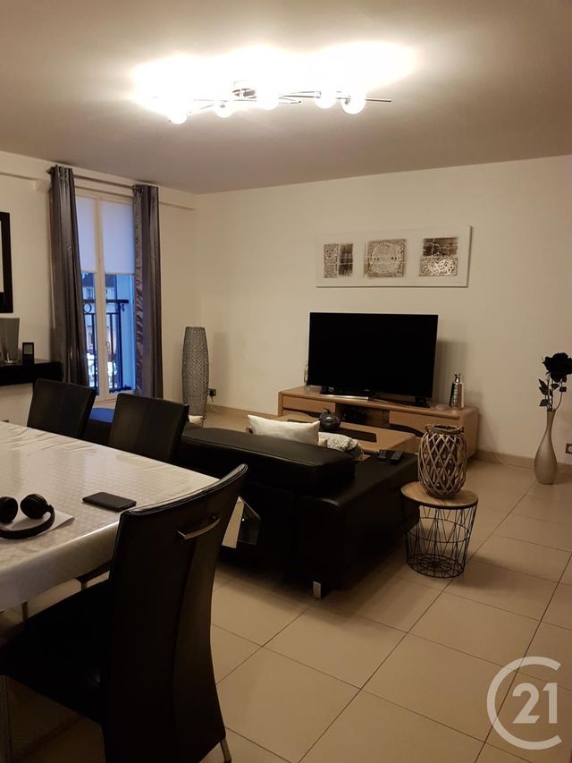 Appartement F4 à louer - 4 pièces - 88,92 m2 - Coulommiers - 77 - ILE-DE-FRANCE